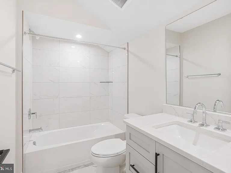 12321 Potomac Hunt Rd — Photo 54