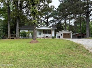 220 Anglin St, Scotts Hill, TN 38374