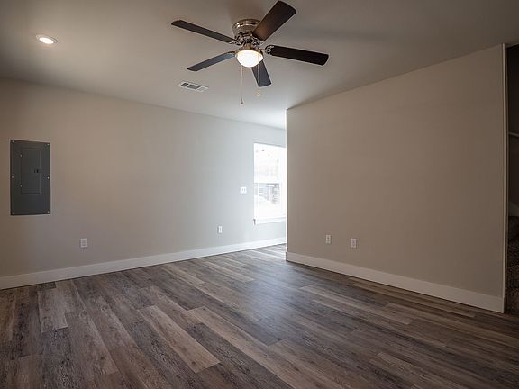 3rd image of 1370 N Porter Rd #3