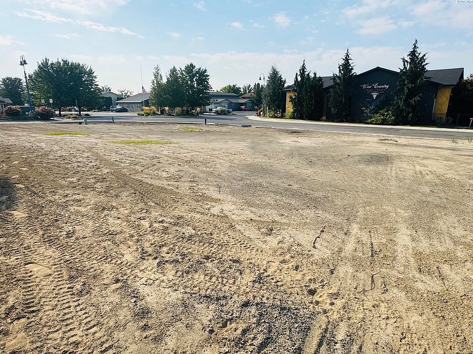 1st image of 800 Fountain Blvd