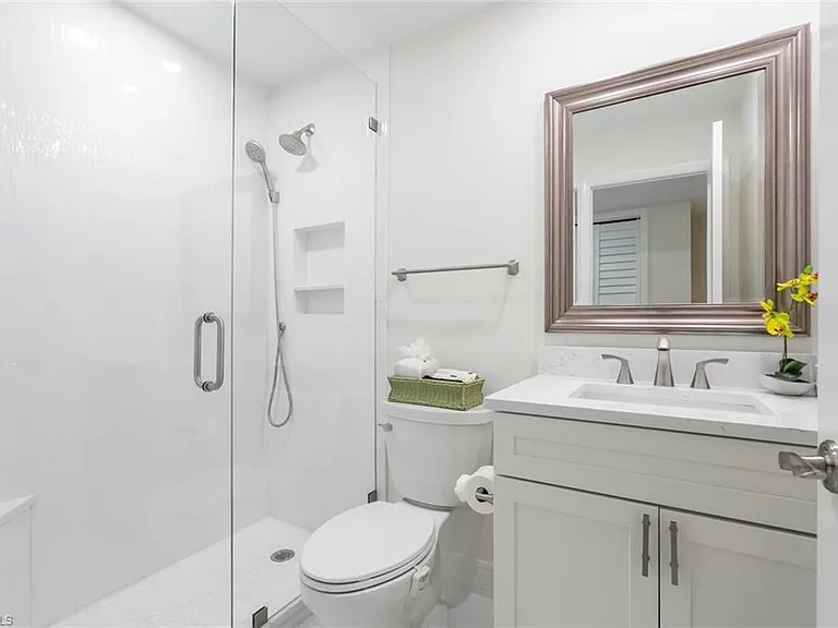 1910 Gulf Shore Blvd N #204 — Photo 21