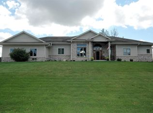 W2483 Lincoln Rd, Ixonia, WI 53036