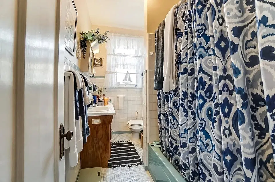 1 bed, 725 sqft, $1,000 — Photo 4