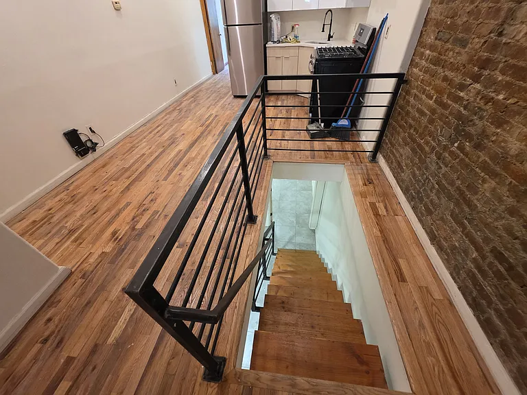 84 George St #1R — Photo 11
