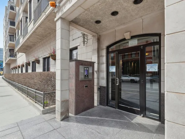 (undisclosed Address), Chicago, IL 60642