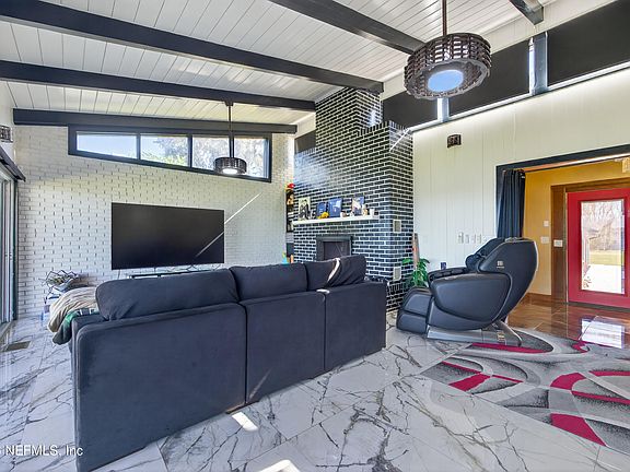 5th image of 3977 SUSAN Drive