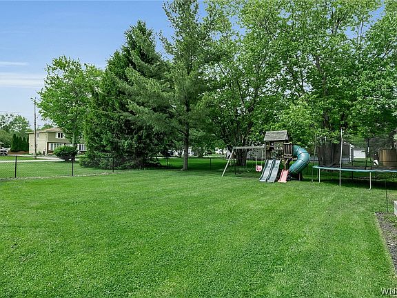 3rd image of 21 Middlesex Rd