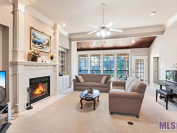 3rd image of 7842 Clairewood Ct