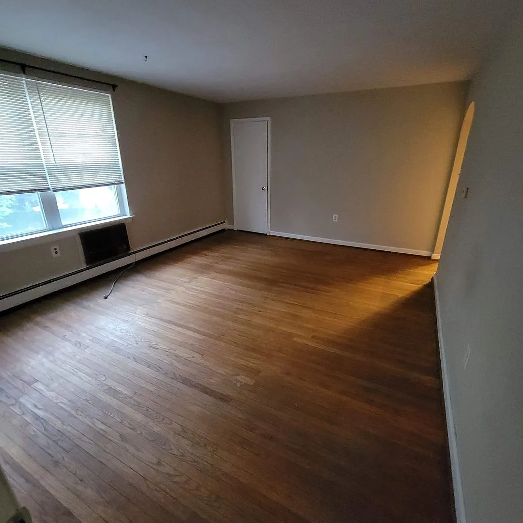 418 Linden Street — Photo 1