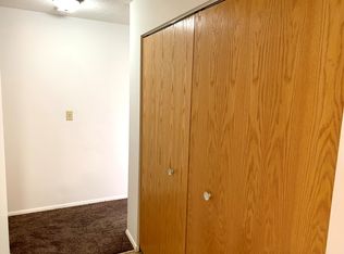 2055 Blairs Ferry Rd - W1, Cedar Rapids, IA 52402