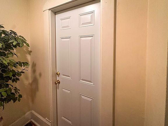 3rd image of 2043 N Talbott St #4