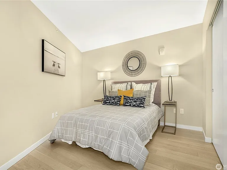 590 1st Ave S #512 — Photo 18
