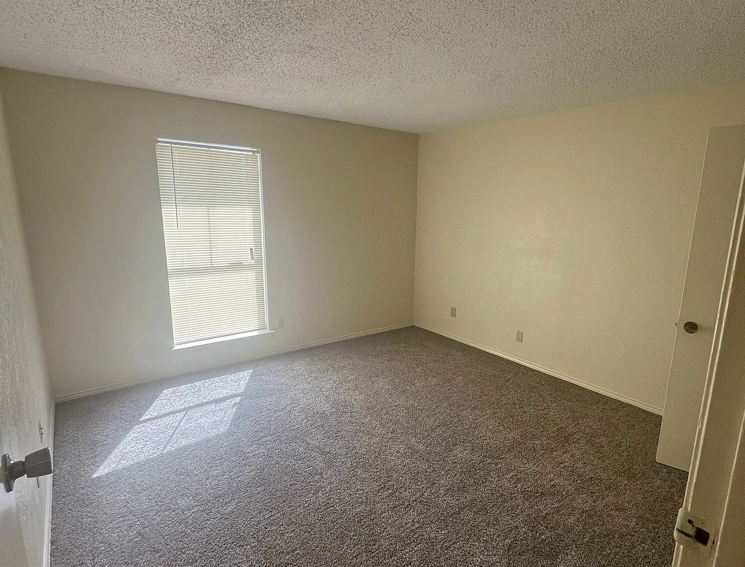 Shadow Tree Condominium — Photo 3