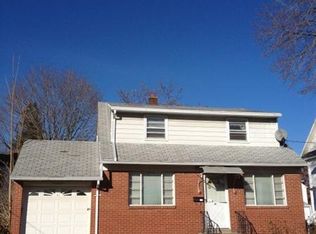 35 Spring St, Derby, CT 06418