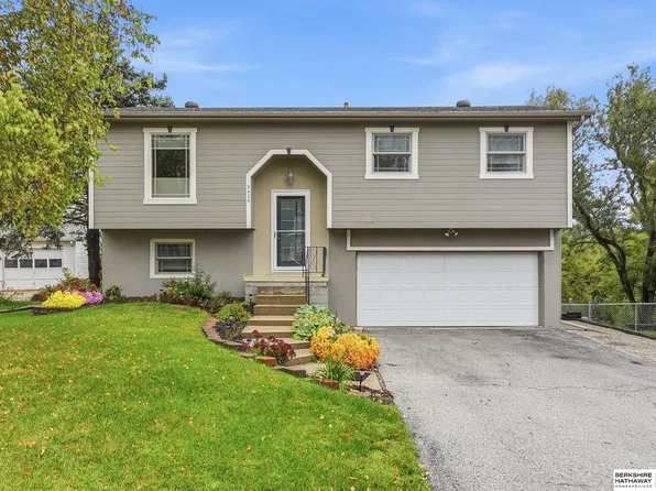 9424 Fowler Ave, Omaha, NE 68134