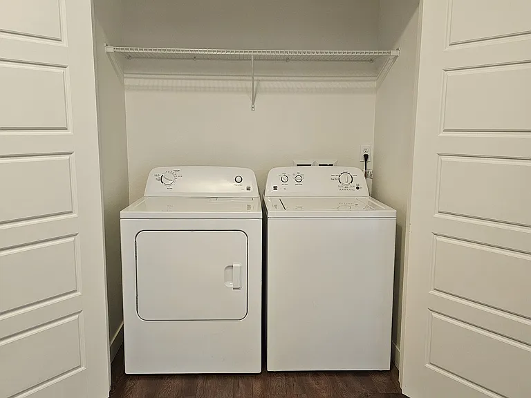 Remington Apartments — Photo 14