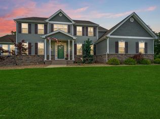 13 Parkside Dr, Jackson, NJ 08527