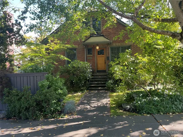 3254 40th Avenue SW, Seattle, WA 98116