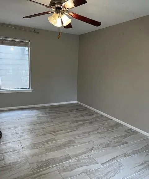 2458 Country Club Dr — Photo 4