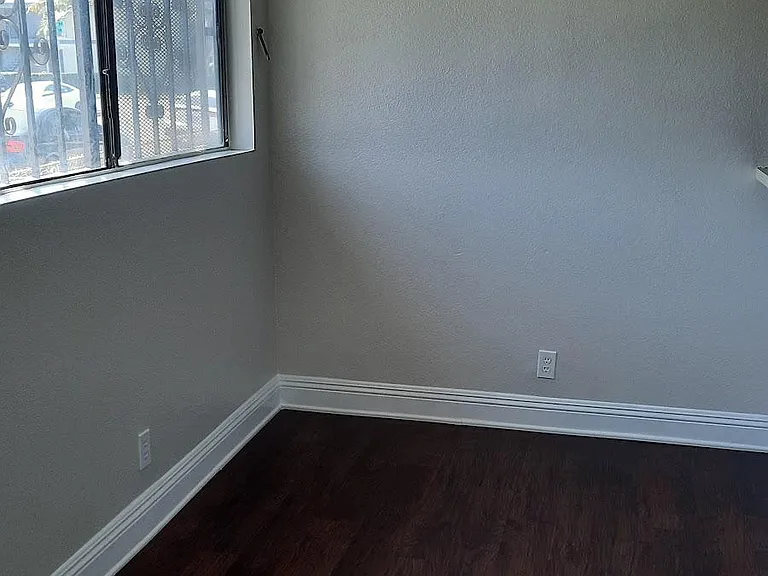 12523 Fonthill Ave #1 — Photo 6