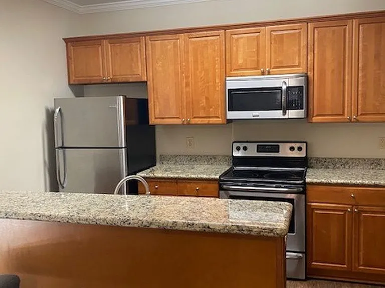 405 Meador Dr — Photo 5