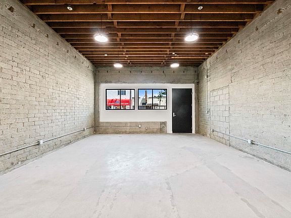 2nd image of 1901 S Pacific Ave #5