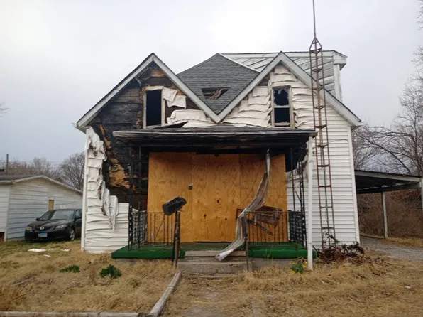 708 Panama St, Eldorado, IL 62930