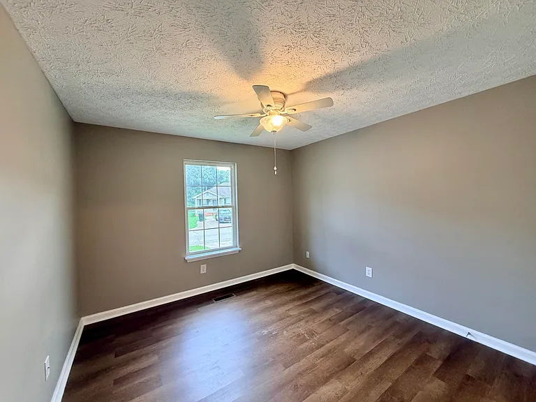922 L C Ave — Photo 7