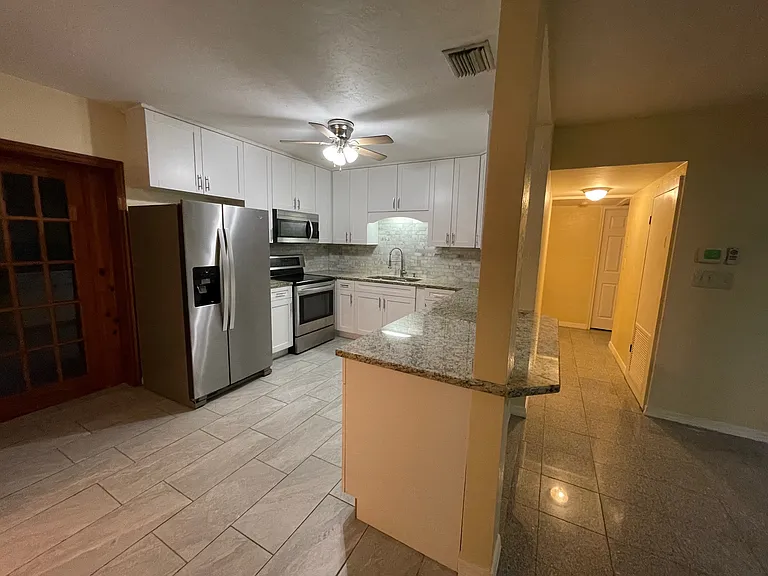 6390 Hampton Dr N — Photo 10