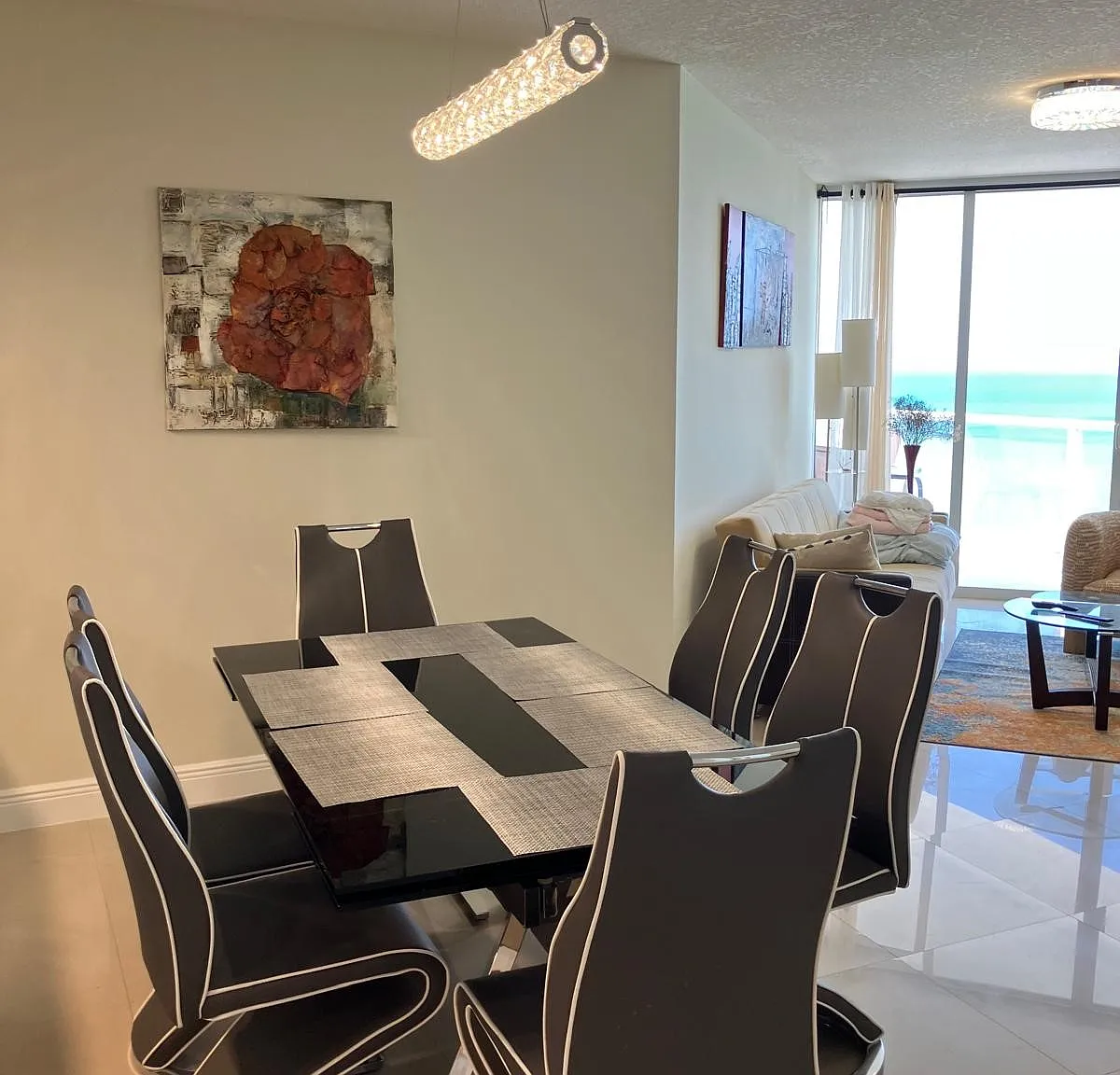 1 bed, 1.5 bath, 1000 sqft, $5,000 — Photo 2