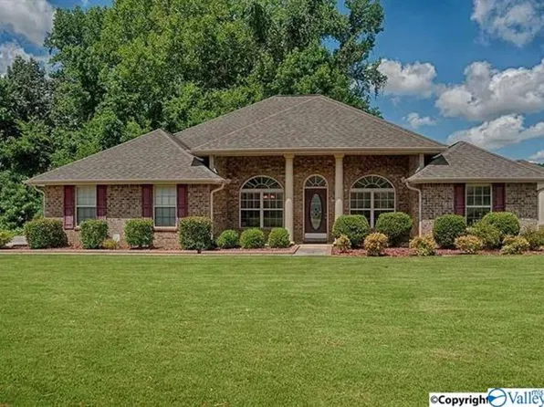 102 Slack Water Ct, Huntsville, AL 35824