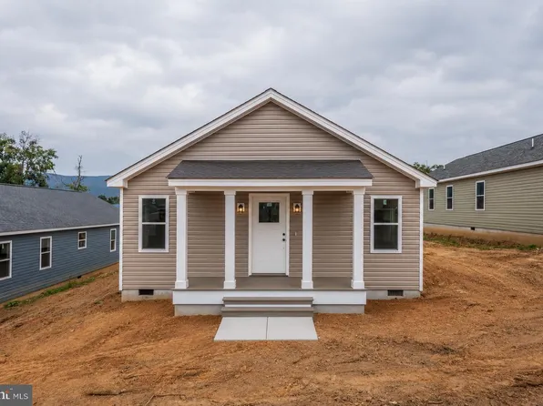 391 Trenton Ave, Shenandoah, VA 22849