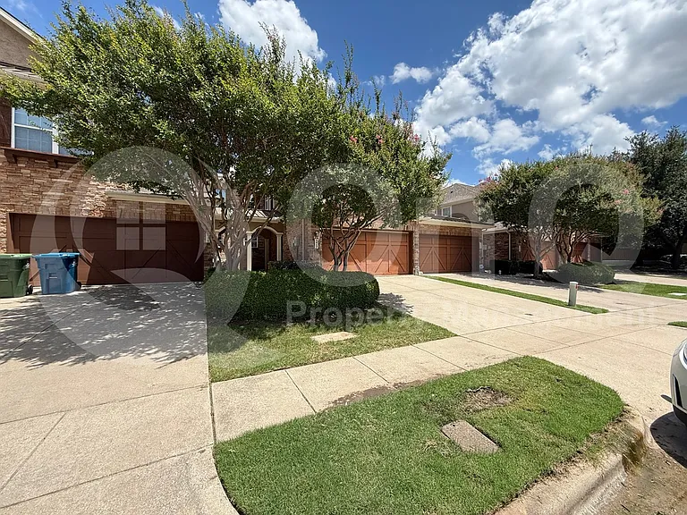 5912 Clearwater Dr — Photo 2