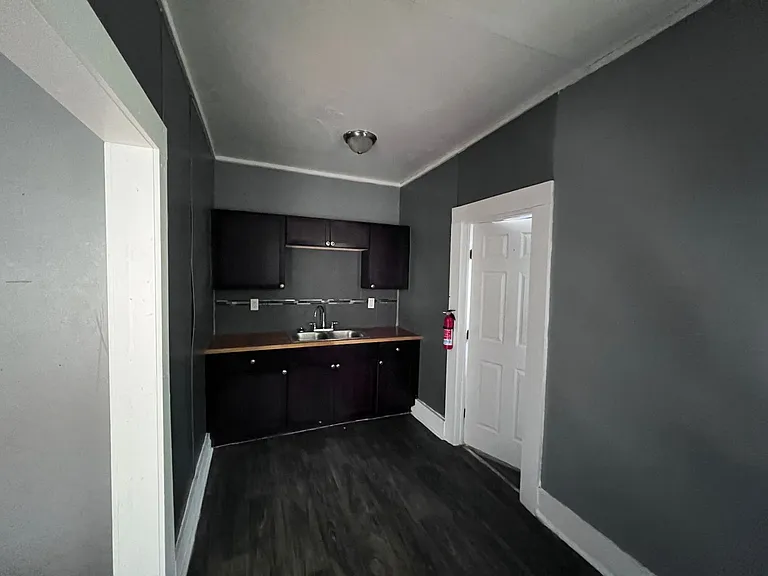 519 Hammond Ave — Photo 8