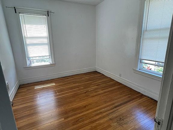 5th image of 829 Blaine Ave Unit 2