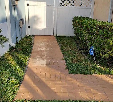 124 vanessa gate entrance