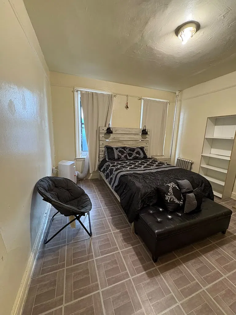 2 bed, $1,200 — Photo 1