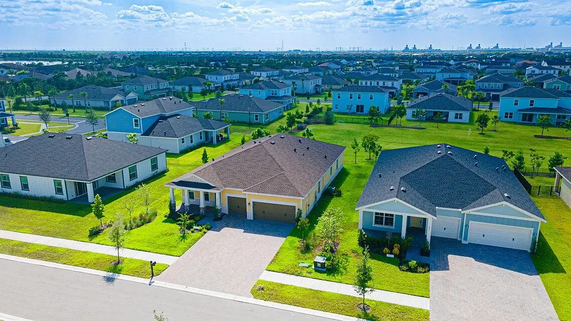 4 bed, 3.0 bath, 2761 sqft, $4,500 — Photo 4