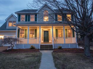 25 Shelby Ct, Groton, CT 06355