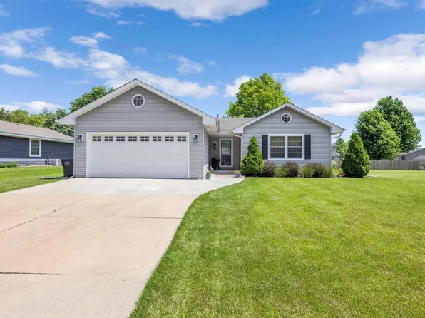 403 Poplar Grove DRIVE, Waterford, WI 53185