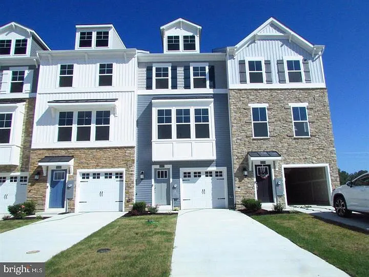 3 bed, 3.5 bath, 1837 sqft, $1,850 — Photo 2
