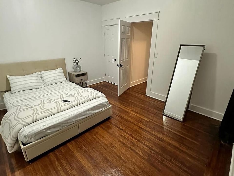 1st image of 104 Waring Pl