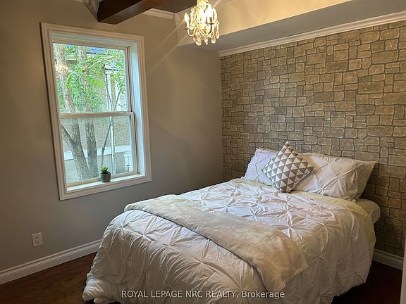 5th image of 102 Colborne St