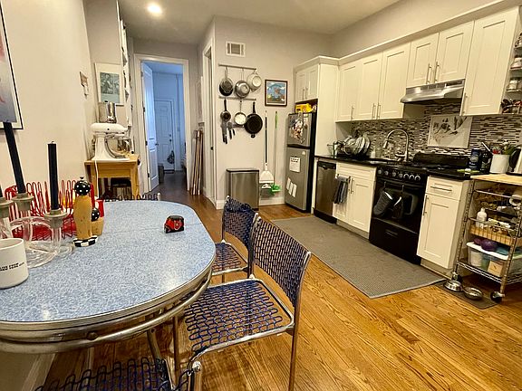 4th image of 55 Ten Eyck St APT 1L