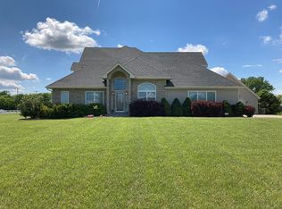 2039 SW West Trail Rd, Topeka, KS 66615