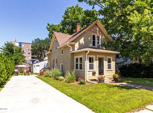 33 6th St NW, Rochester, MN 55901