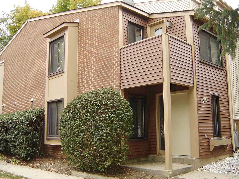 End Unit Townhouse