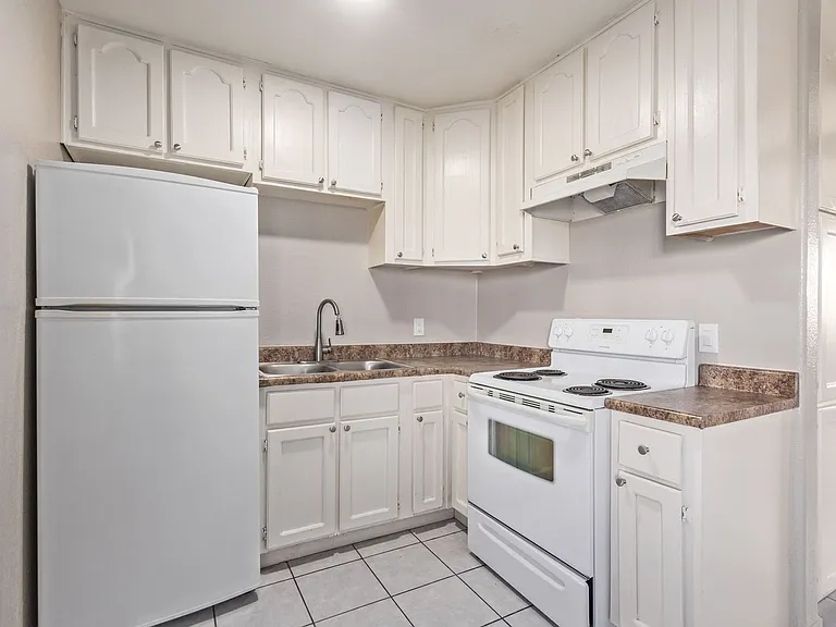 769 E. Pierce St. — Photo 2