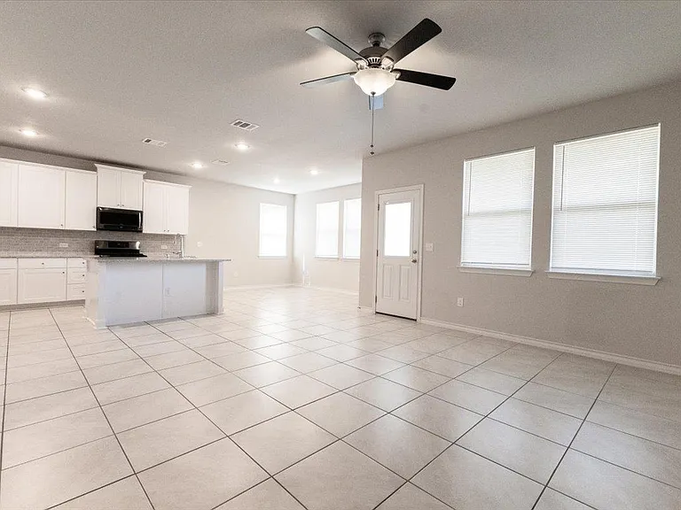 7403 Albany Dr — Photo 6