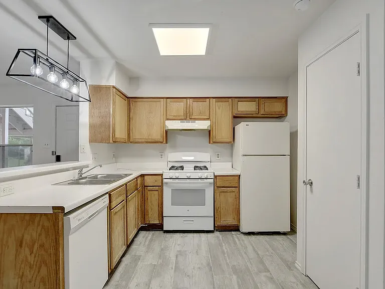 809 Bracewood Cir #A — Photo 6